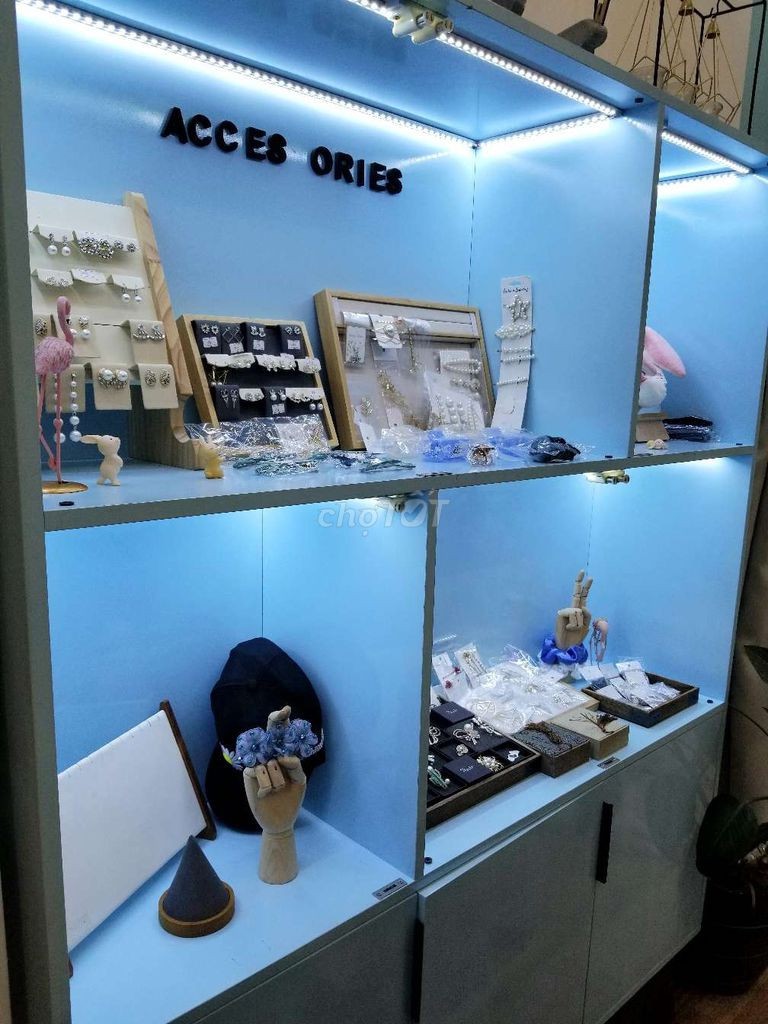 Cần sang shop thời trang giá mùa dịch, vị trí đắc địa, giá tốt, tiện ích đủ, khu dân cư hiện hữu