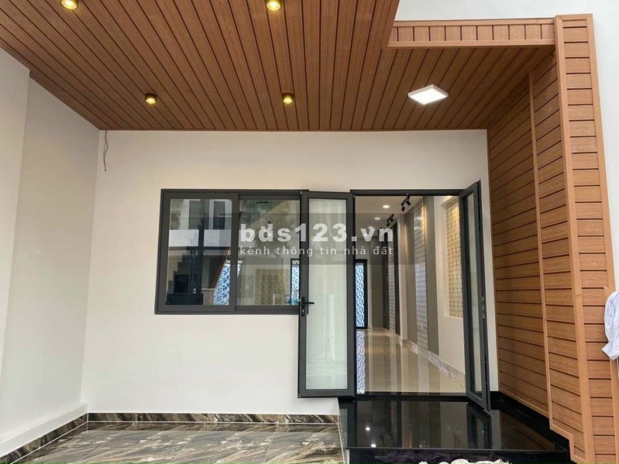Bán nhà phố liền kề diện tích 70m2 mặt tiền đường Nguyễn Văn Tuôi - sổ hồng riêng