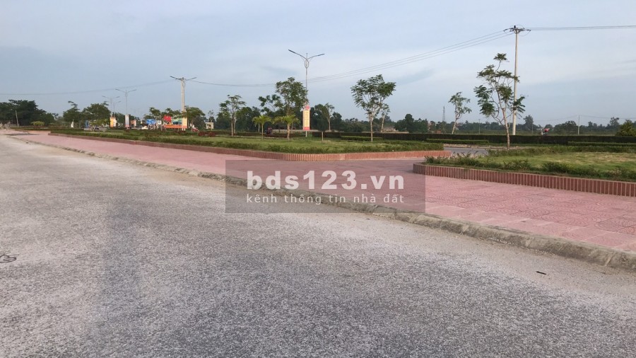 Đất nền đấu giá ven biển trục đường đôi 40m Hải Tiến, liên hệ 0977763535, sổ sẵn