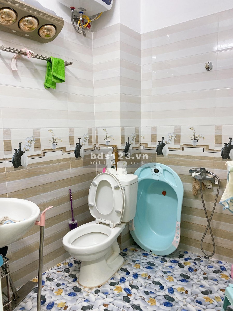 Ô tô đỗ cửa - DT 44m2, 4 tầng MT 3,2. Giá chào cực kì thiện chí 4 tỷ