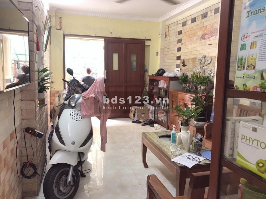 Nhà bán Đường Nguyễn Xiển, diện tích sử dụng 46m2, mt 4m, 3 tầng, 3 PN, giá rẻ, sổ sẵn