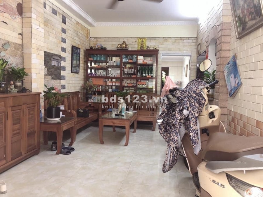 Nhà bán Đường Nguyễn Xiển, diện tích sử dụng 46m2, mt 4m, 3 tầng, 3 PN, giá rẻ, sổ sẵn