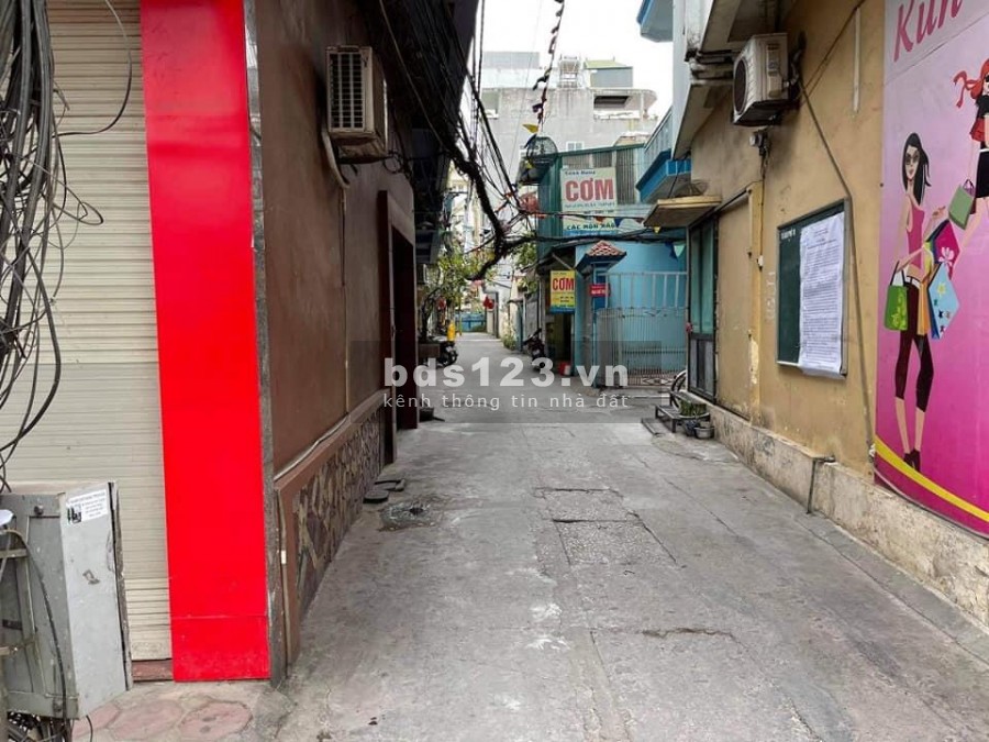Nhà phố Nguyễn Văn Cừ nhà xây kiên cố xe 5 tạ đỗ cửa vị trí trung tâm Quận Long Biên