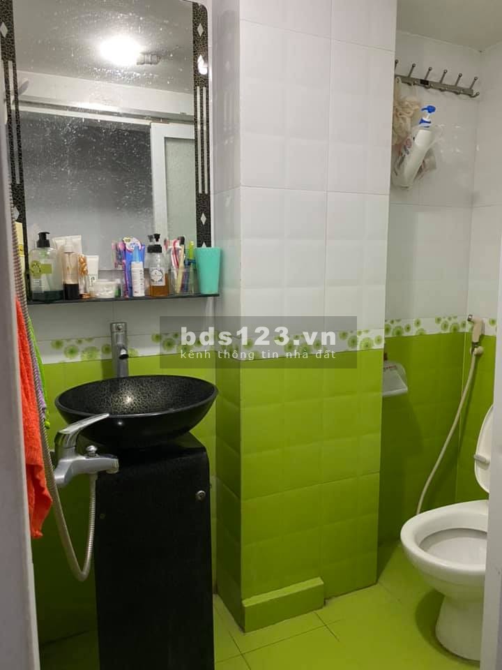 Bán nhà mặt phố Ngô Gia Tự, vỉa hè to, phố lớn, kinh doanh đa dạng giá chưa đến 4 tỷ