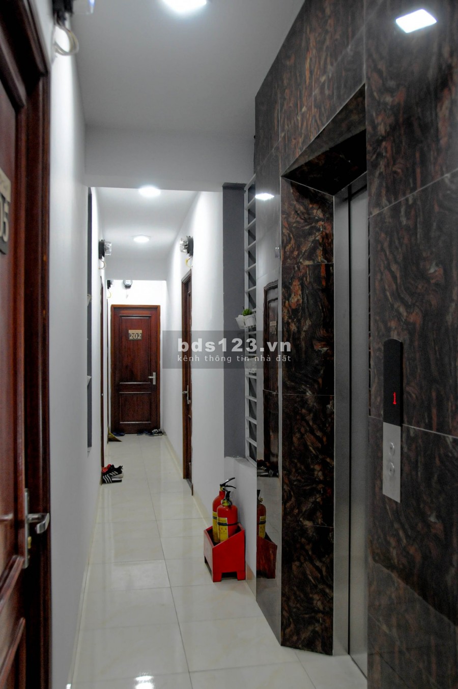 Chung cư mini Lê Thanh Nghị, nhà đẹp thang máy xịn 28 phòng khép kín, lãi ròng, 120 triệu/tháng