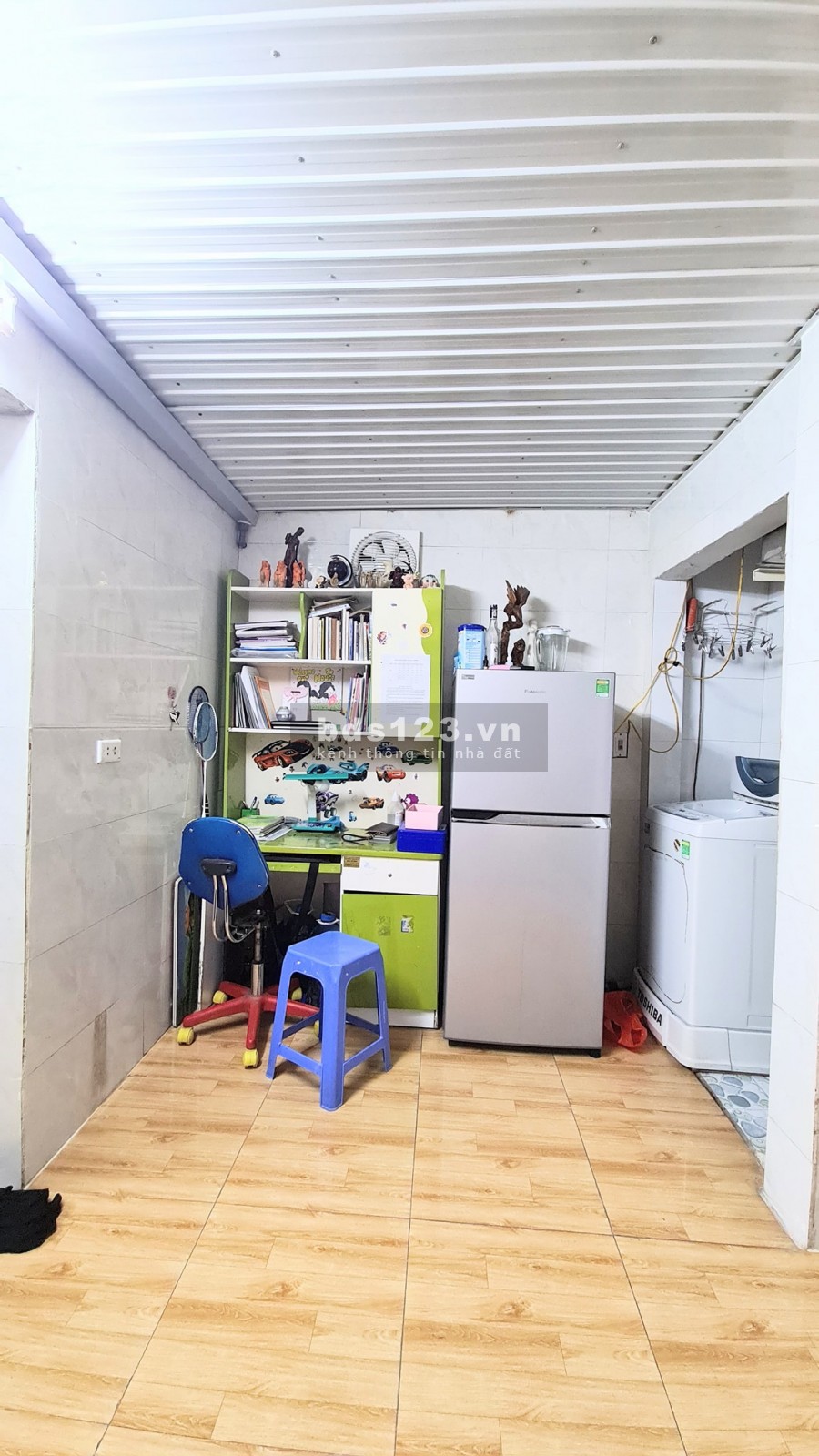 Bán nhà cực hiếm nhỉnh 1.3 tỷ, có nhà ở Mai Dịch, dt 16/45m, tầng 1, mt 5m, lh 0975513371