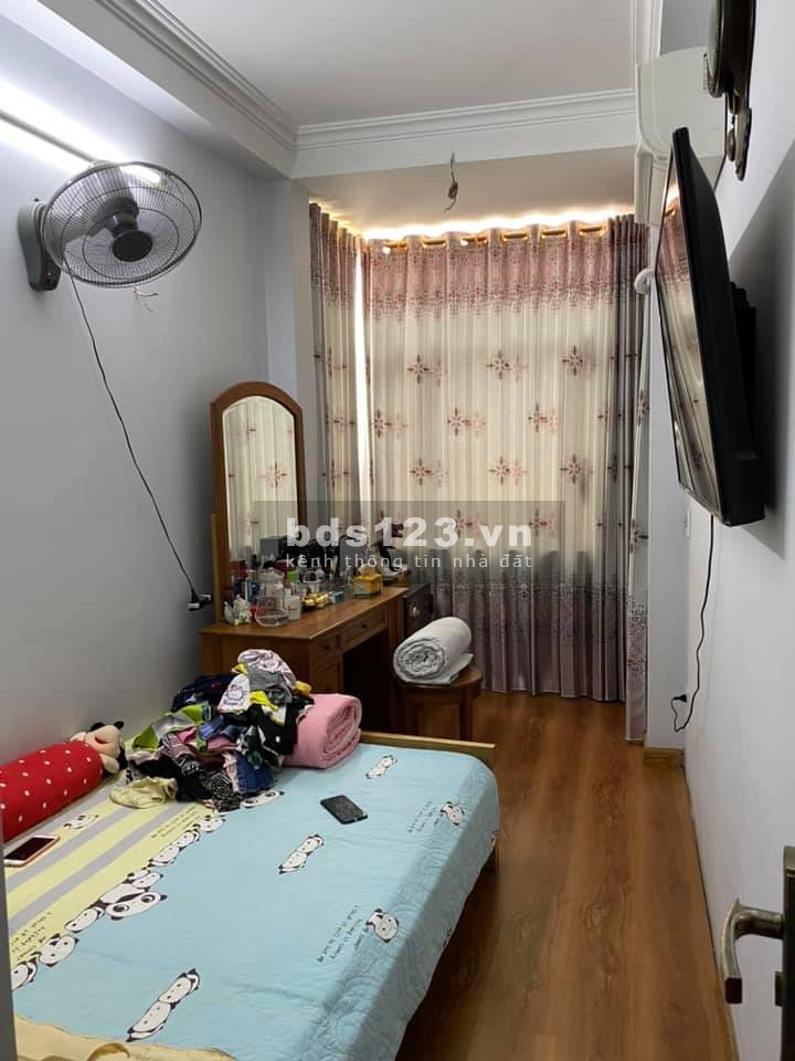 Bán nhà mặt phố Ngô Gia Tự, vỉa hè to, phố lớn, kinh doanh đa dạng giá chưa đến 4 tỷ