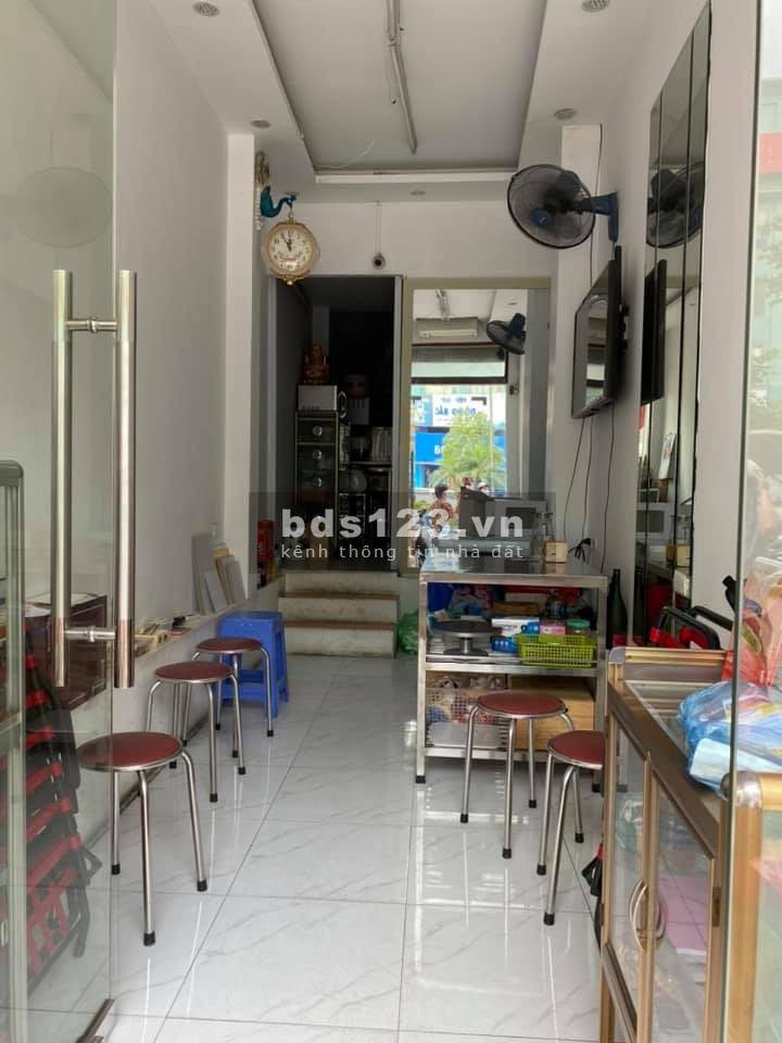 Bán nhà mặt phố Ngô Gia Tự, vỉa hè to, phố lớn, kinh doanh đa dạng giá chưa đến 4 tỷ