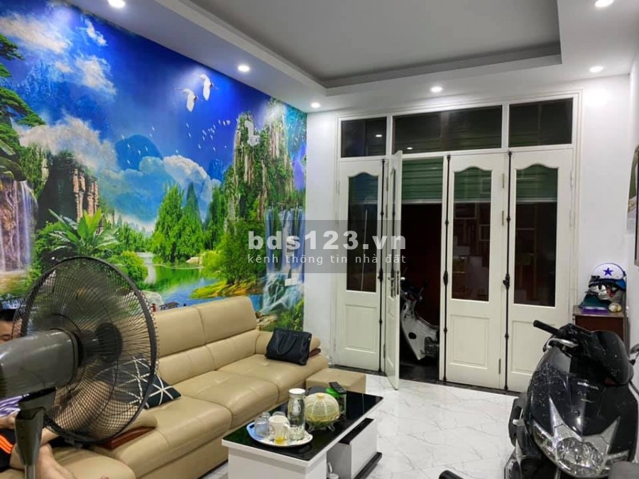 Bán nhà lô góc phố Tôn Thất Tùng, diện tích sử dụng 34m2, giá bán chỉ 3,6 tỷ, lh 0902317688