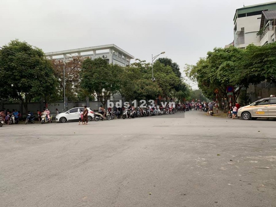 Chủ nhà tiền muốn bán nhanh nguyên căn Quận Long Biên, giá bán 3-6 tỷ, giá tốt thị trường
