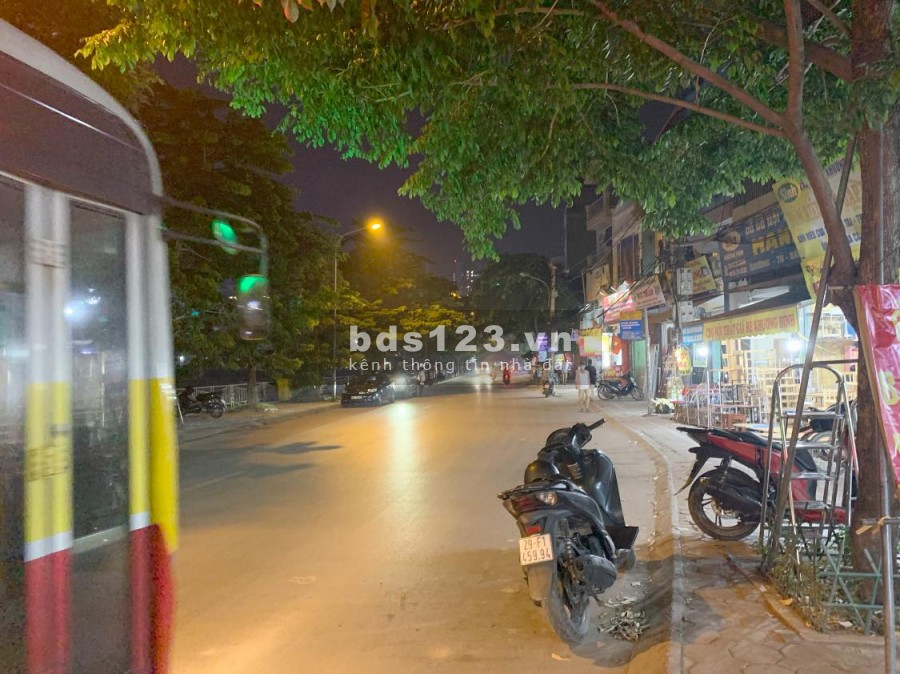 Mặt Phố, Kinh Doanh VIP, diện tích 292m2 mt 8.8m, lô góc 3 mặt thoáng Phố Bà Triệu, Hoàn Kiếm