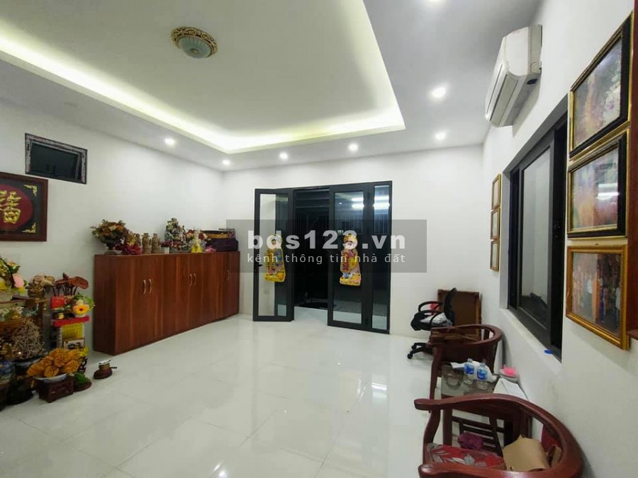 Bán nhà mặt tiền Nguyễn Văn Hưởng Giang Biên, Quận Long Biên, giá siết nợ, lhcc