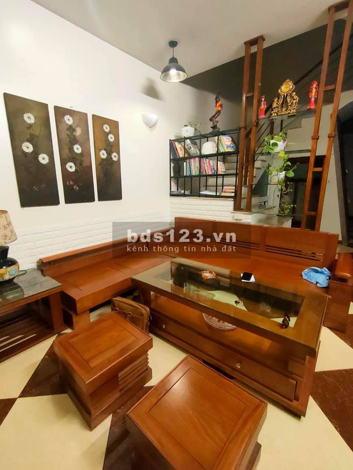 Chủ nhà tiền muốn bán nhanh nguyên căn Quận Long Biên, giá bán 3-6 tỷ, giá tốt thị trường