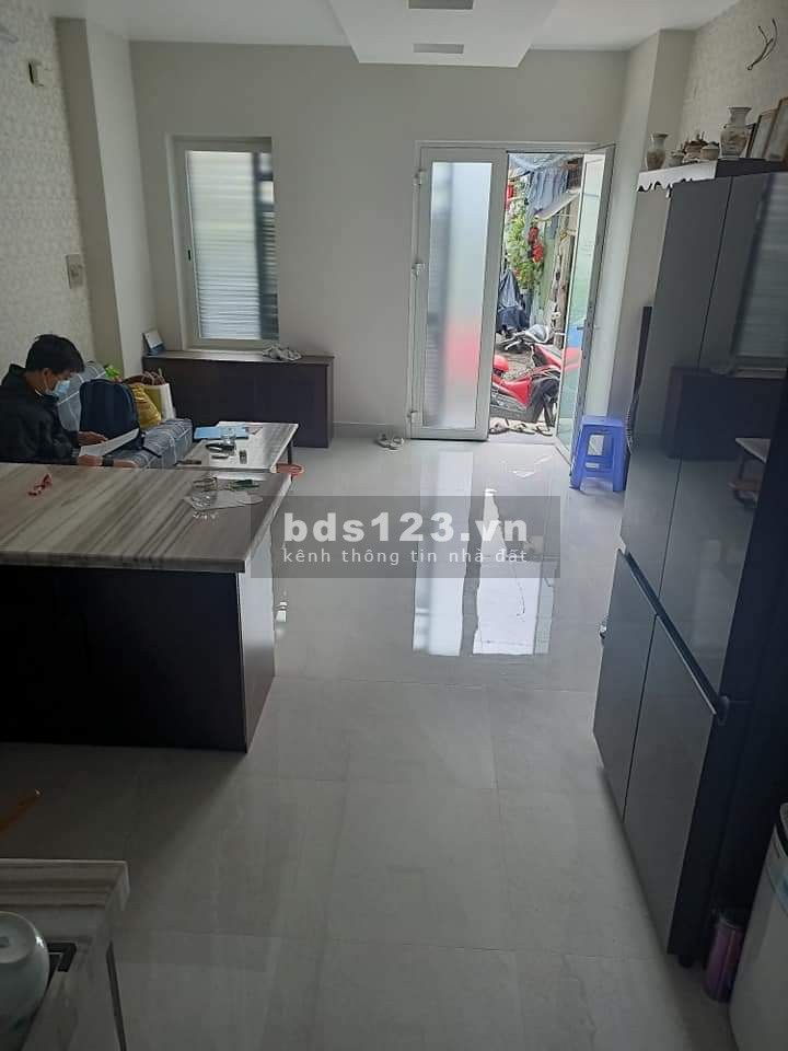 Nhà mới kiên cố 2 tầng vị trí đẹp hẻm xe hơi tránh đường Gò Dầu giá bán 4,2 tỷ, lhcc