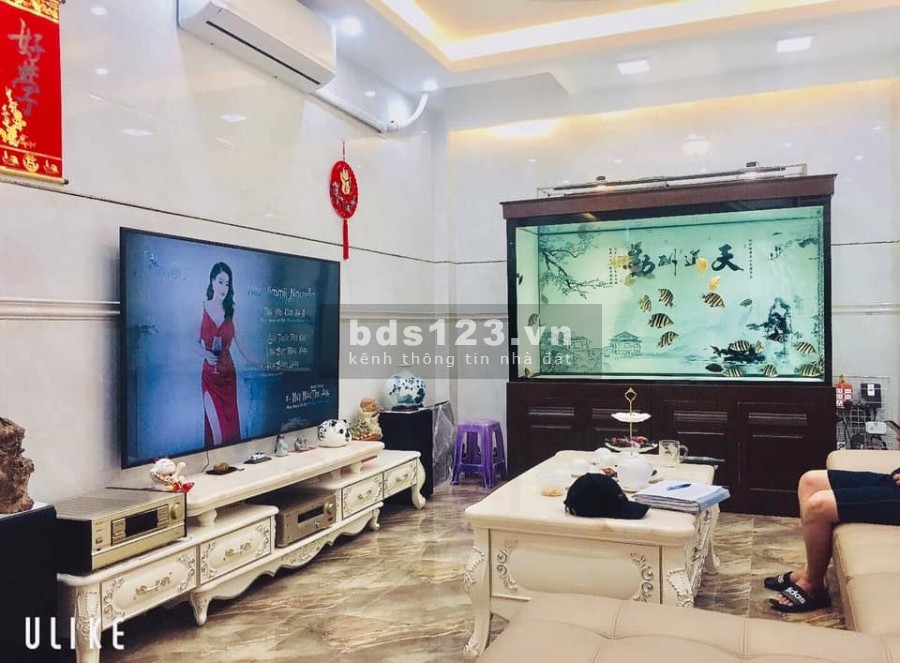 Nhà đẹp Hồng Tiến ngõ ô tô thông gara cách mặt phố 20m, sổ đẹp chính chủ, khu dân trí cao