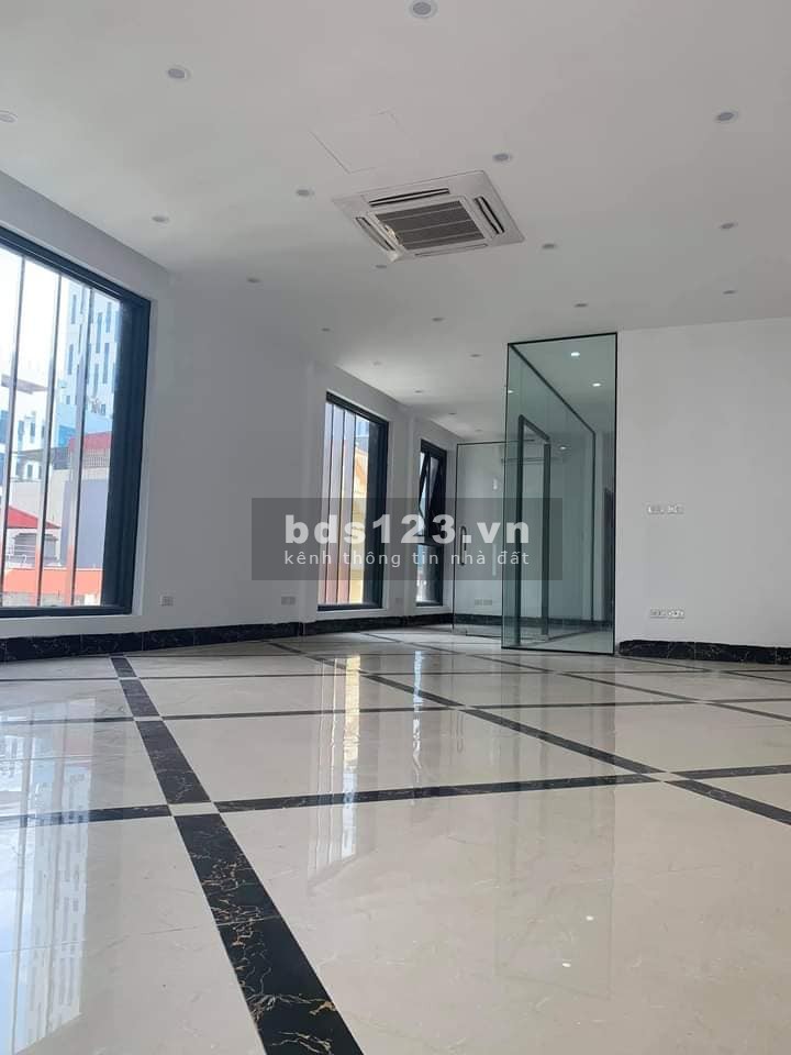 Bán gấp tòa nhà văn phòng phố lớn Lê Văn Thiêm nhà mới phân lô giá bán 19.9 tỷ