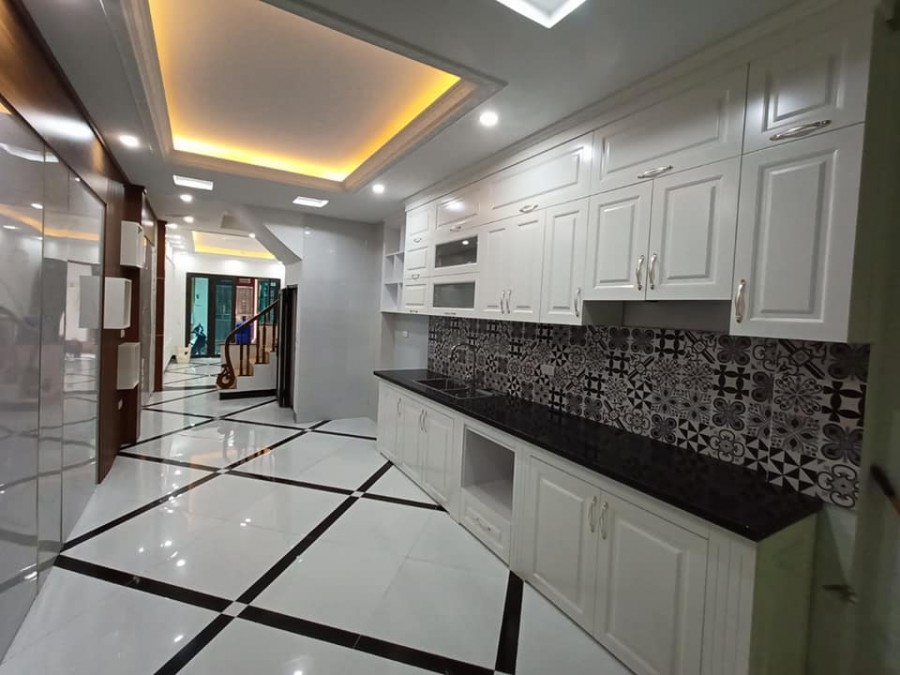 Bán nhà phố Đông Các Đống Đa diện tích 40m2, 4 tầng, giá 2.8 tỷ, nhà mới thoáng sáng