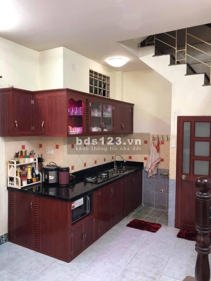 Nhà mới kiên cố, ô tô đỗ cửa Lạc Long Quân, phường 8, Quận Tân Bình, giá bán 4.5 tỷ