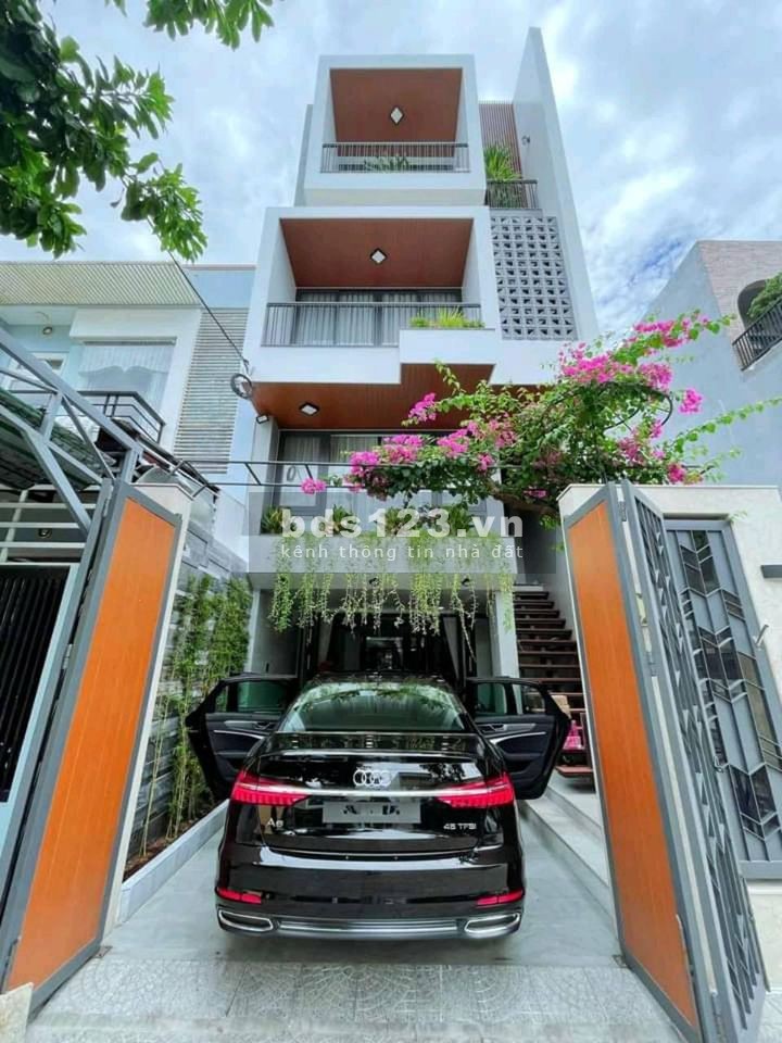Bán nhà Dịch Vọng Hậu, Cầu Giấy. Gara oto, Ở KD tốt, dt 50m. Giá 6.3 Tỷ