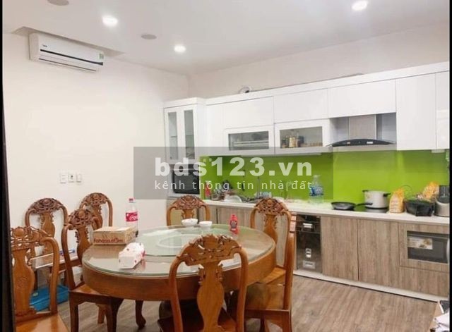 Nhà mặt phố, tây HỒ. R45m2, tiền 5,5m, Kinh Doanh hoặc ở. giá mùa Covid 3,xxtỷ.