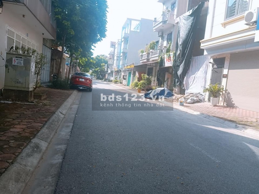 Bán nhà mặt tiền Nguyễn Văn Hưởng Giang Biên, Quận Long Biên, giá siết nợ, lhcc