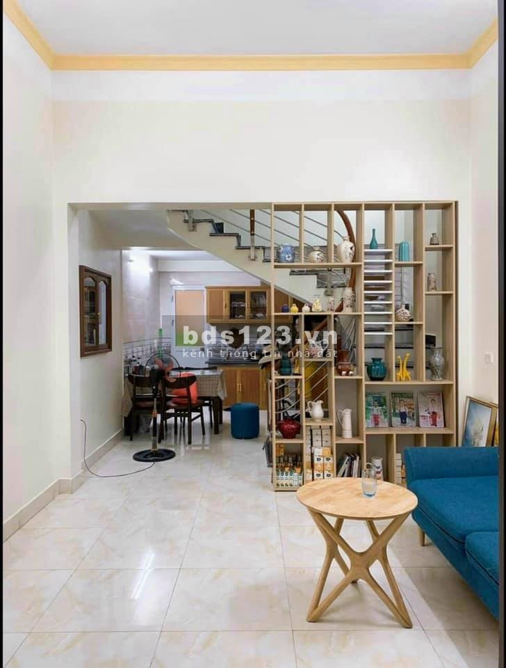 Nhà chính chủ cần bán Trương Công Giai, Cầu Giấy, xe ba gác tránh xe máy, gần công viên 50 m2 ,5 tỷ