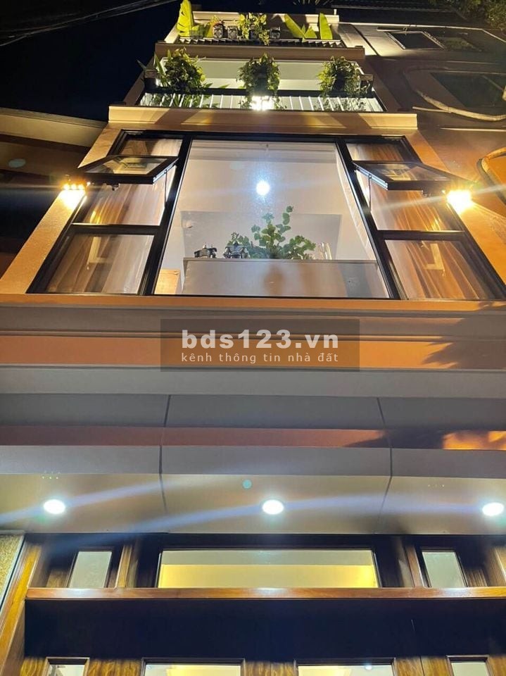 Chính chủ bán nhà Ngọc Thụy, Long Biên, diện tích 58m2, 5 tầng, ô tô vào nhà giá bán 5.5 tỷ