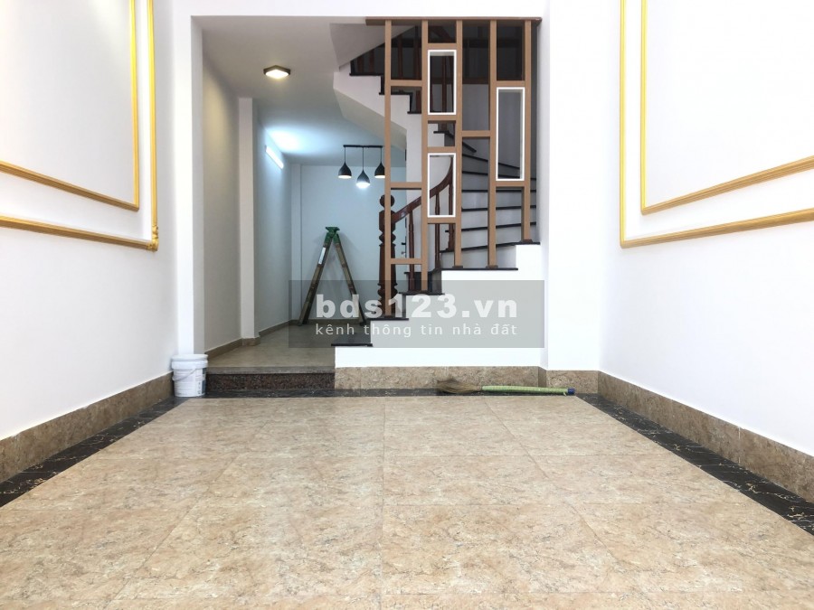 Cần bán nhà riêng, dt 35m2, 5 tầng đúc, giá bán 4.2 tỷ, Phố Tôn Thất Tùng, Chùa Bộc, Đống Đa