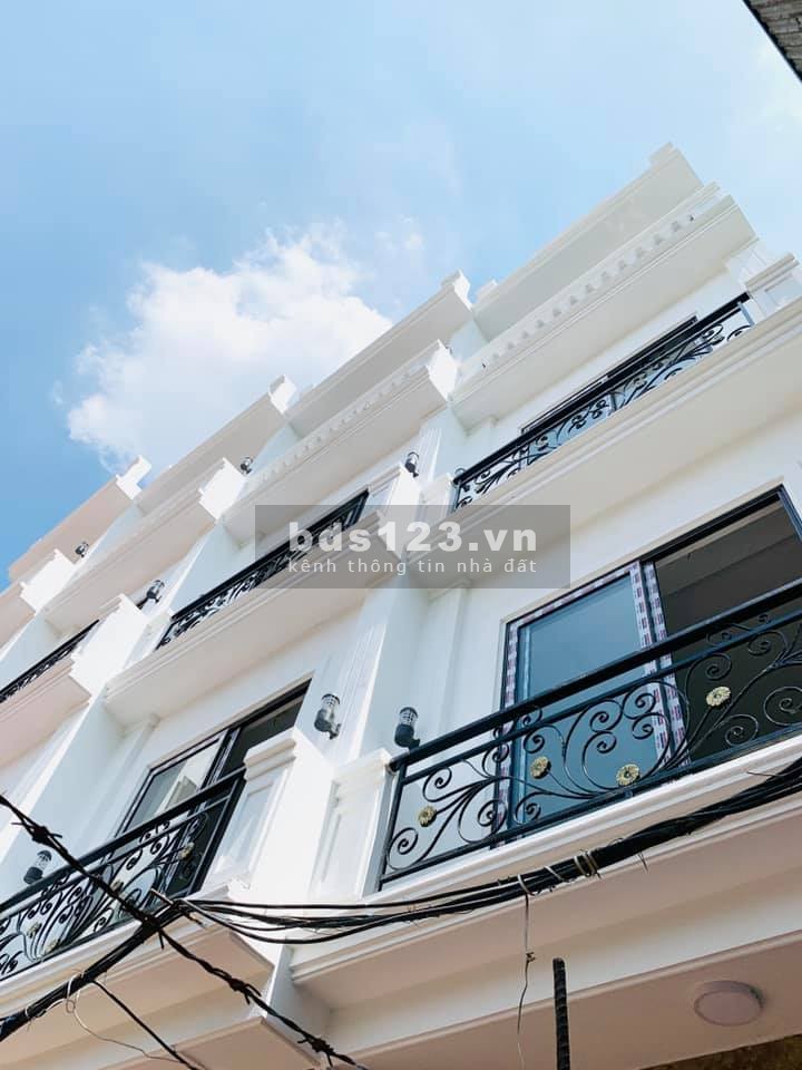 Nhà đẹp ở ngay tổ 12 phố Trạm, quận Long Biên, ô tô, 35m2, 5 Tầng, giá chào 2.5tỷ 