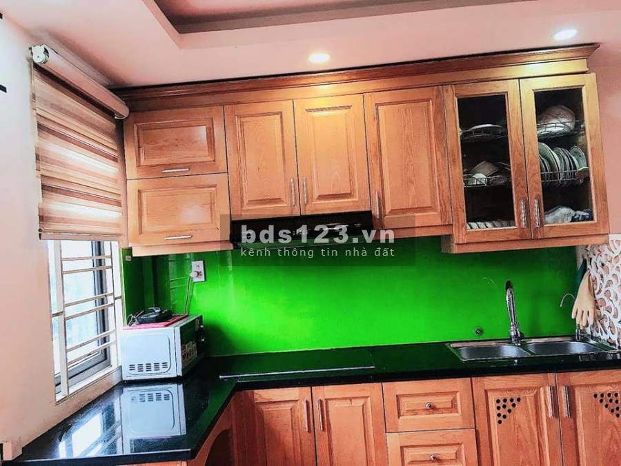 Nhà phố Ngô Gia Khảm, Long Biên, cạnh bến xe, kinh doanh, nhà nghỉ, dt 27m2, 6 tầng, giá 4,7 tỷ
