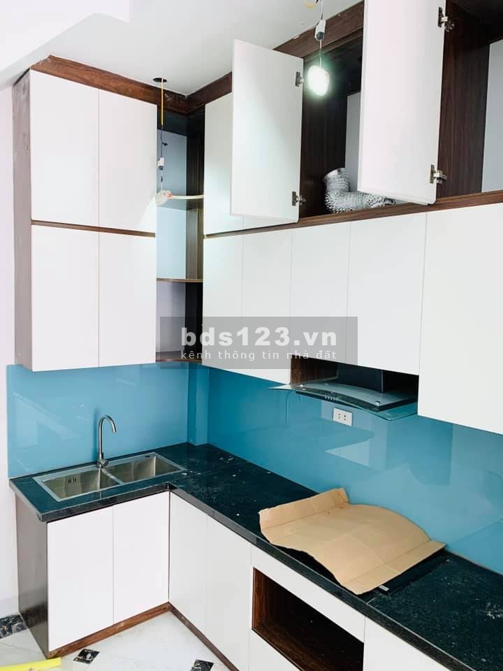Nhà đẹp ở ngay tổ 12 phố Trạm, quận Long Biên, ô tô, 35m2, 5 Tầng, giá chào 2.5tỷ 