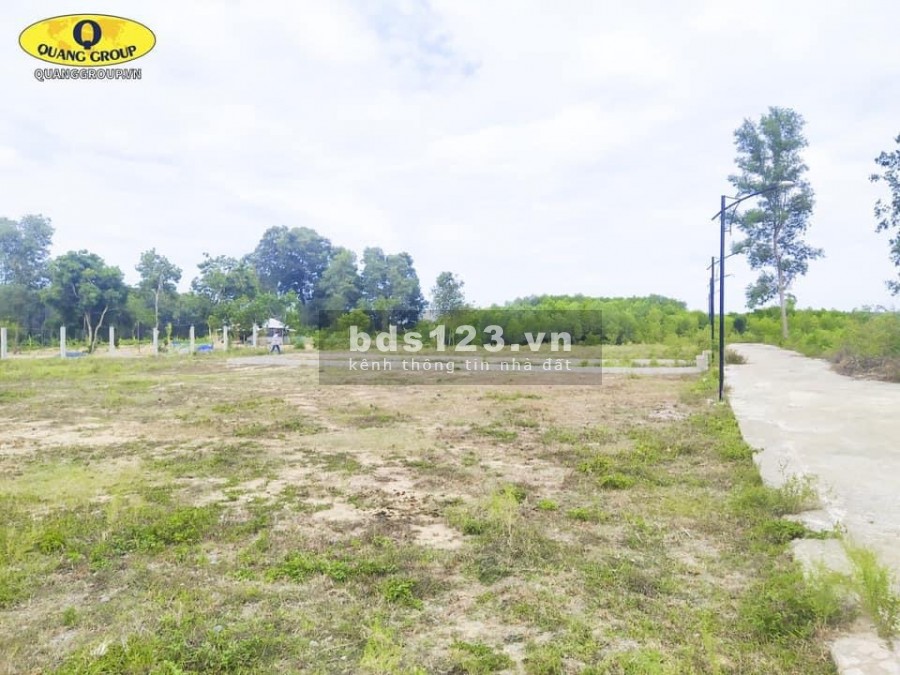 Lô đất trị trấn Cam Lộ cực đẹp nên mua ngay, liên hệ 0868450456, giá chốt 440 triệu