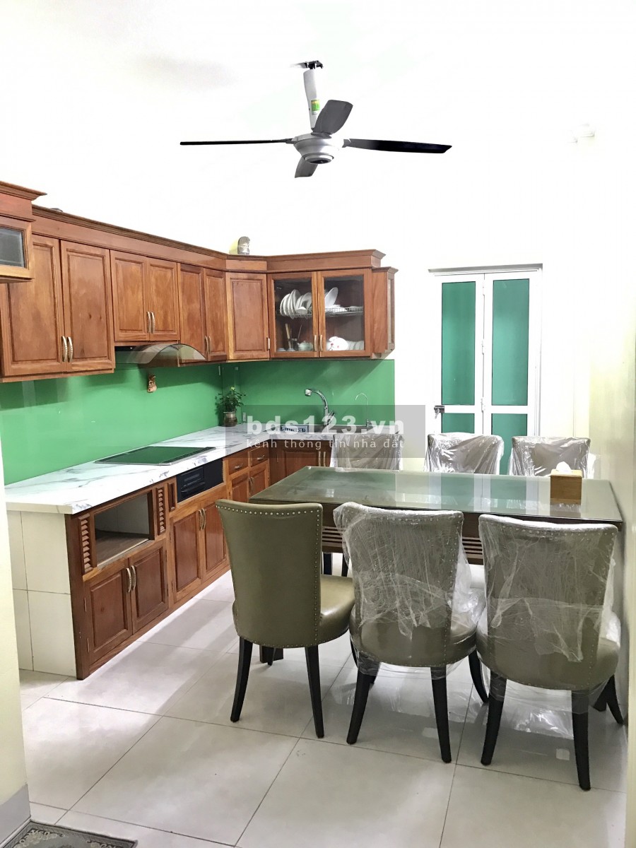 Nhà đẹp giá rẻ Quận Long Biên dt 49m2, đúc 4 tầng, mt 3.5m, giá bán chỉ nhỉnh 4 tỷ