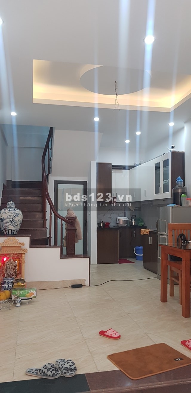 Bán Nhà Vĩnh Quỳnh diện tích 35m2, đúc 5 tầng kiên cố, mặt tiền 4,5m, giá bán 2,25 tỷ
