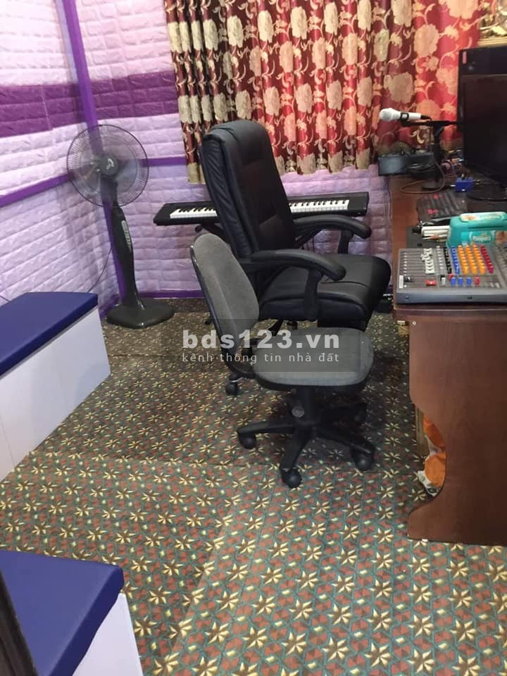 Nhà phố Ngô Gia Khảm, Long Biên, cạnh bến xe, kinh doanh, nhà nghỉ, dt 27m2, 6 tầng, giá 4,7 tỷ