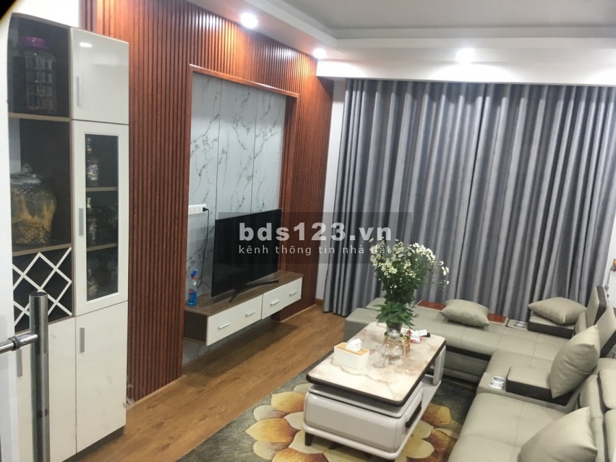 Bán Nhà Vĩnh Quỳnh diện tích 35m2, đúc 5 tầng kiên cố, mặt tiền 4,5m, giá bán 2,25 tỷ