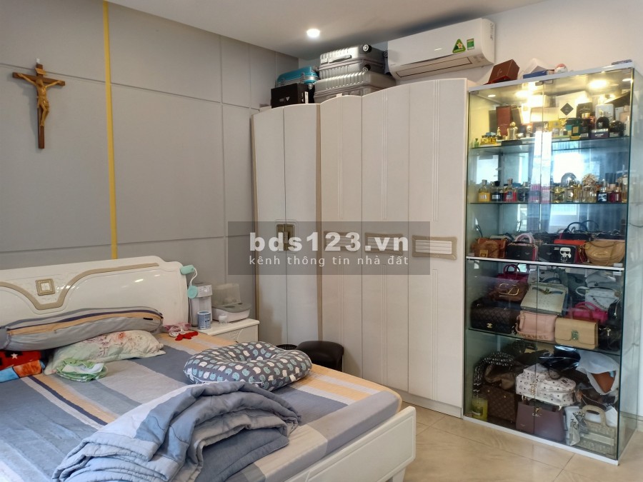 Bán nhà HXH Lê Trọng Tấn, 101m2, 4 tầng đẹp, ngay Celadon City, 9 tỷ 500.