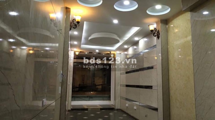 Bán nhà mặt phố Hàng Mã Quận Hoàn Kiếm, 5 tầng mới, cho thuê 70 triệu/tháng giá bán 22 tỷ