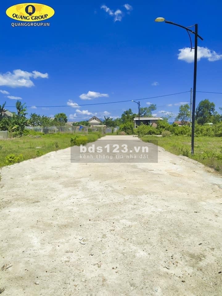 Lô đất trị trấn Cam Lộ cực đẹp nên mua ngay, liên hệ 0868450456, giá chốt 440 triệu