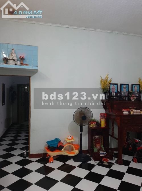 Bán nhà diện tích sử dụng 80m2, nhà cũ 1 lầu, giá 6,5 tỷ đường Cộng Hòa, P.13, Tân Bình