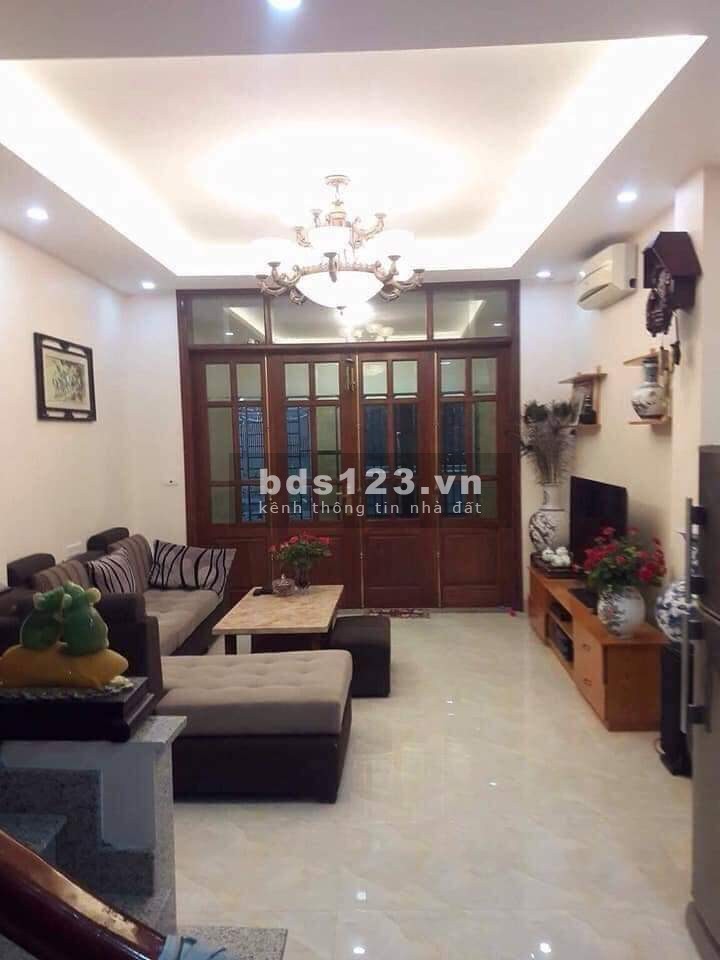 Bán gấp nhà riêng đường Hoàng Mai, Quận Hoàng Mai, dt 38m2, nguyên căn 4 tầng đẹp