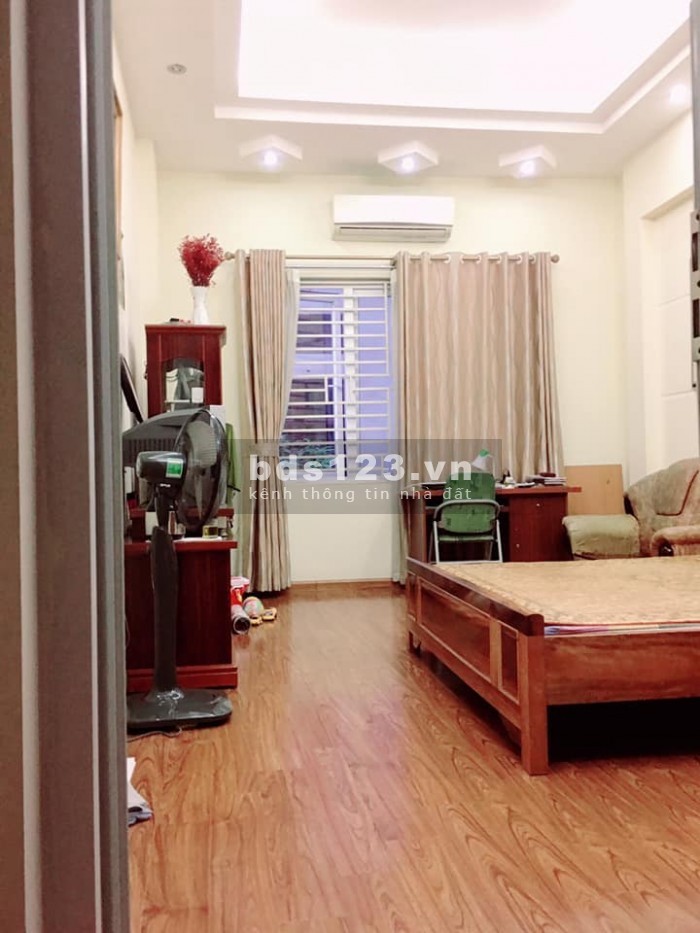 Bán gấp nhà riêng đường Hoàng Mai, Quận Hoàng Mai, dt 38m2, nguyên căn 4 tầng đẹp