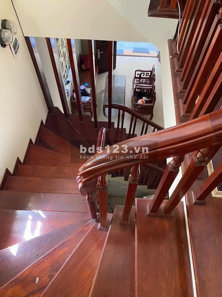 Bán nhà phố Thái Hà, Đống Đa, 48m2, 4 tầng, lô góc, tặng nội thất. Liên hệ: 0368781929