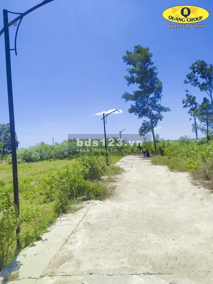 Lô đất trị trấn Cam Lộ cực đẹp nên mua ngay, liên hệ 0868450456, giá chốt 440 triệu