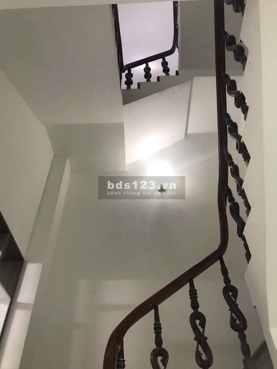 Bán nhà đẹp long lanh phố Trương Định thoáng sáng, diện tích 37m2, giá bán 2.65 tỷ, lhcc