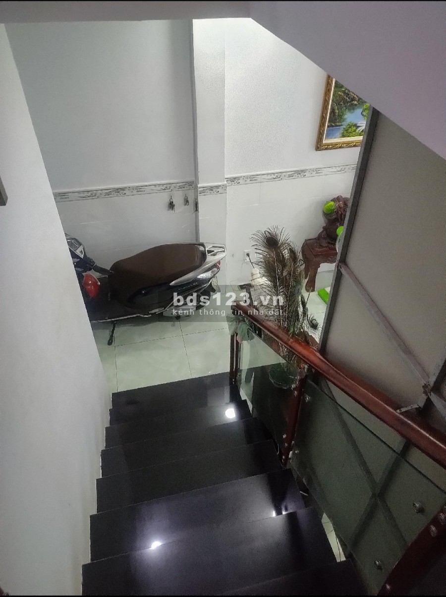 Bán nhà Trần Xuân Soạn, Quận 7, giá bán 4.8 tỷ, liên hệ xem nhà 0328977044