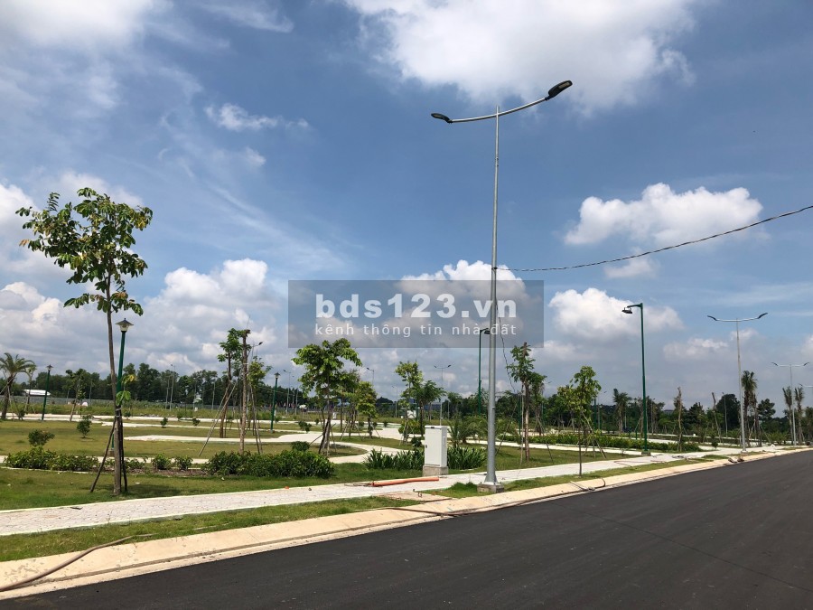 Mở bán shophouse 1 trệt 3 lầu mặt tiền Nguyễn Văn Ký giá 5.3 tỷ, 16 tháng nhận nhà