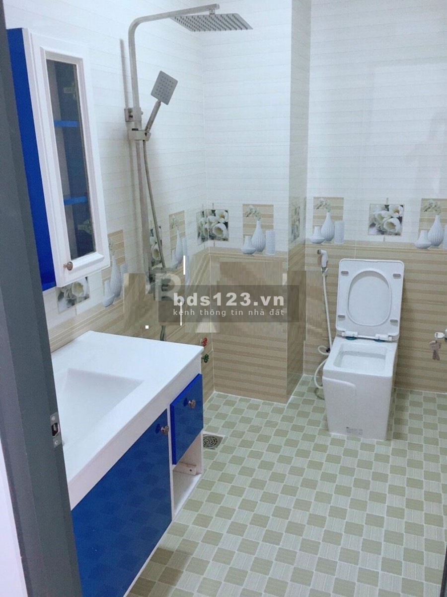 Nhà nguyên căn còn mới hẻm xe hơi rộng rãi bê tông cốt thép 4 tấm, giá chỉ 6.9 tỷ, lhcc