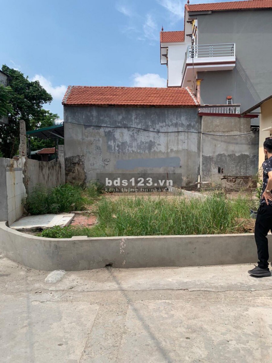 Chính Chủ cần bán Đất Huyện Yên Mỹ 60m2, nằm giữa Trung Tâm Xã Ngọc Long, Lô Góc đường thông