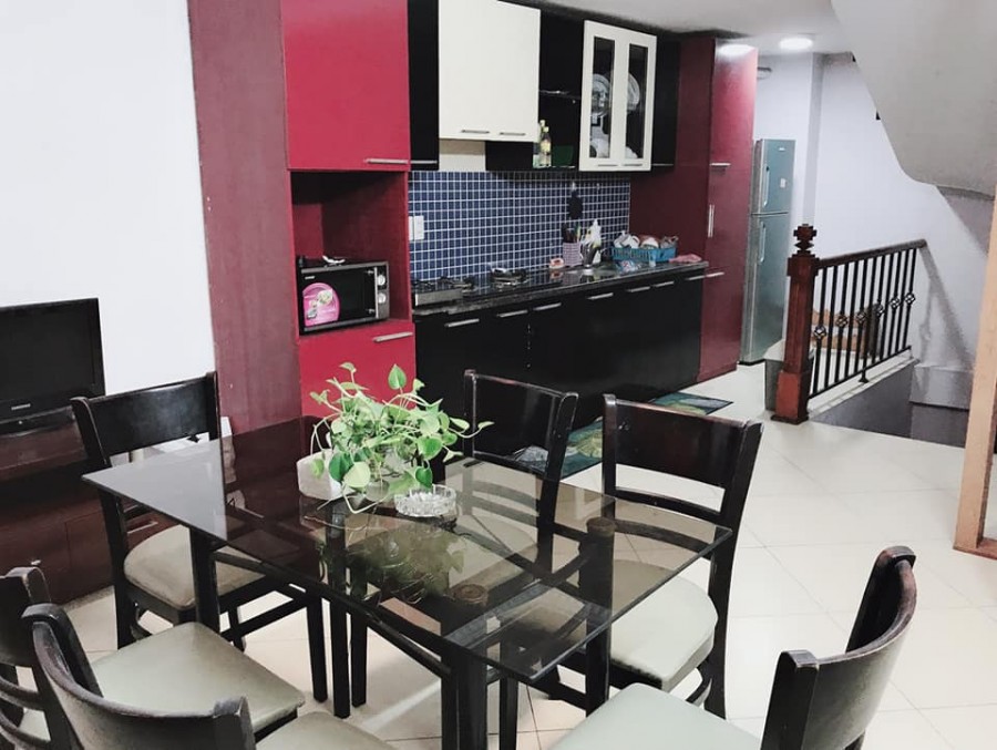 Bán nhà Ngọc Lâm, dt 37m, 6 tầng, giá 3.5 tỷ, đẹp như tranh thoáng sáng, ô tô tránh lh 0963521933